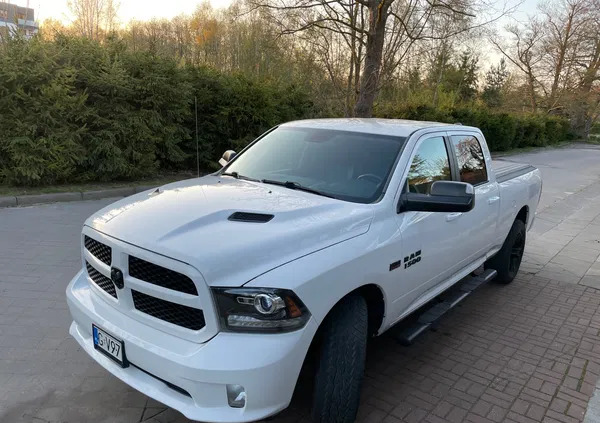 wielkopolskie Dodge RAM cena 125000 przebieg: 145000, rok produkcji 2016 z Skarżysko-Kamienna